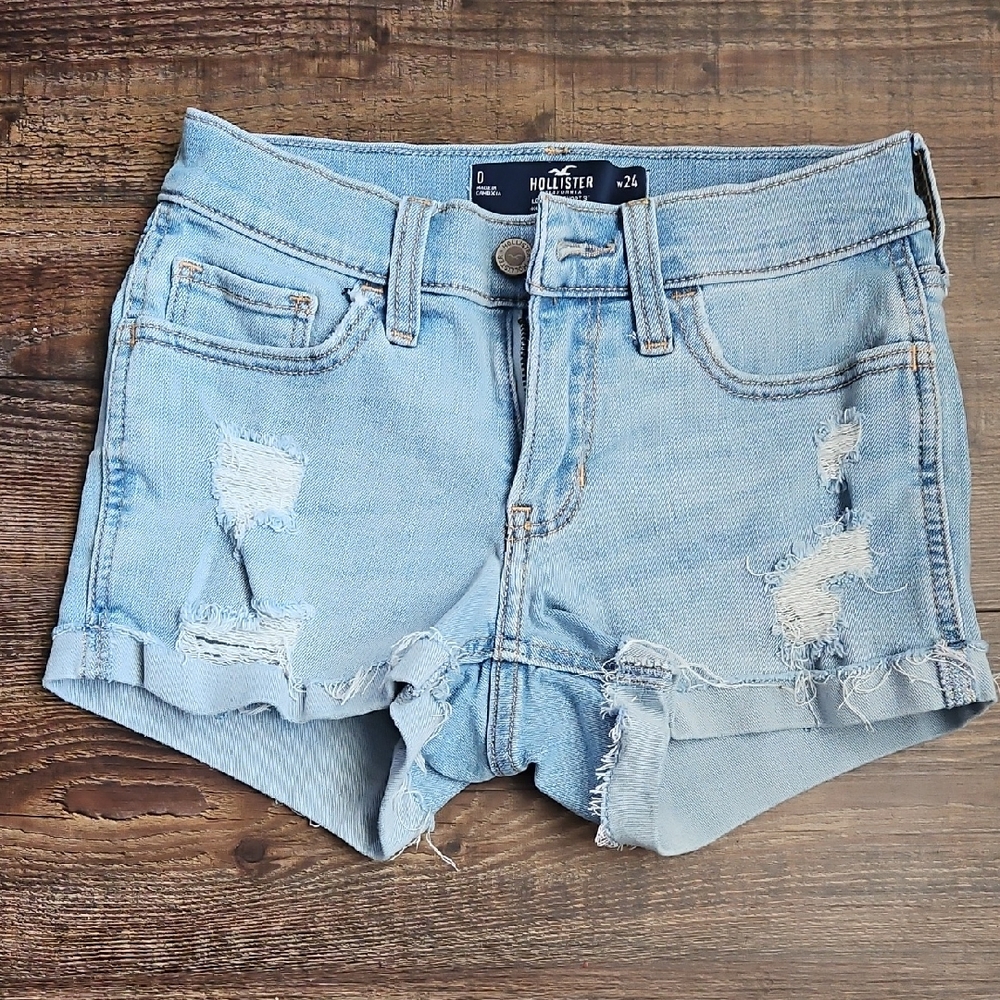 Hollister Women's Light Wash Denim Shorts - Size 0